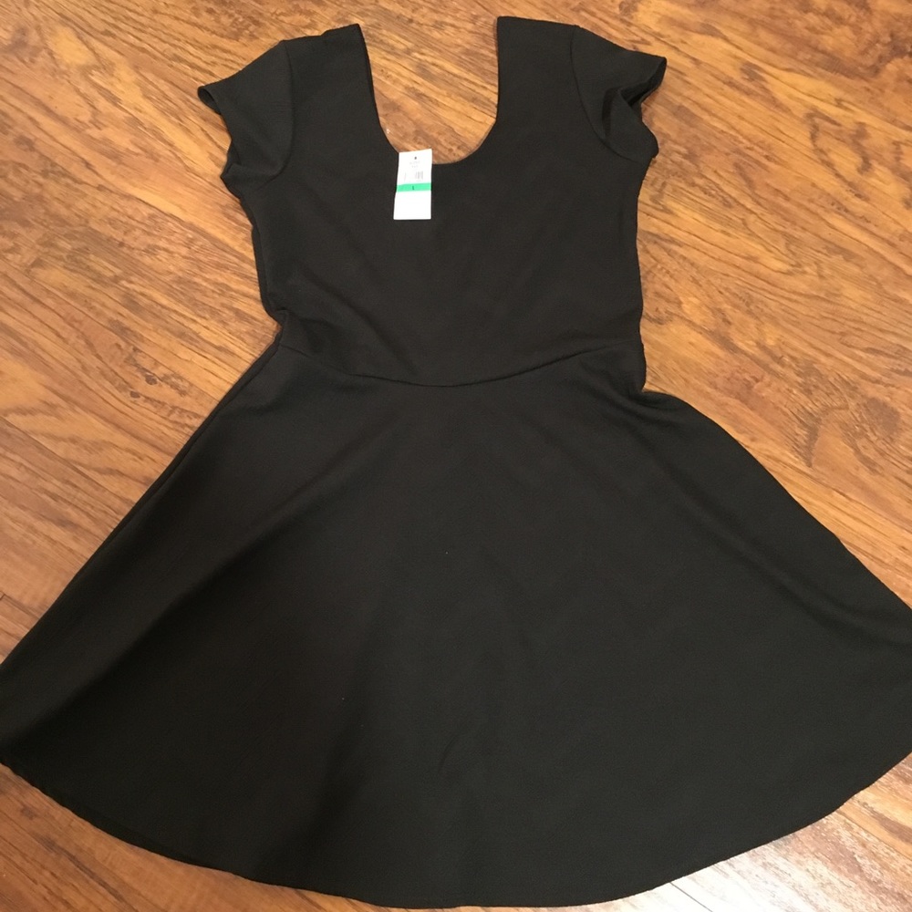 Black new scoop neck dress